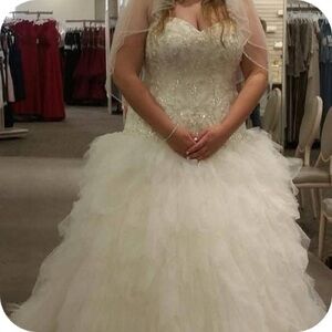 David’s Bridal tulle Wedding dress with sequins